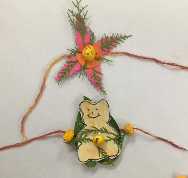 Rakhi made with leaves, fresh flowers, seed paper, fox nuts and mauli (cotton thread). Rakhi made with leaves, fresh flowers, seed paper, fox nuts and mauli (cotton thread).