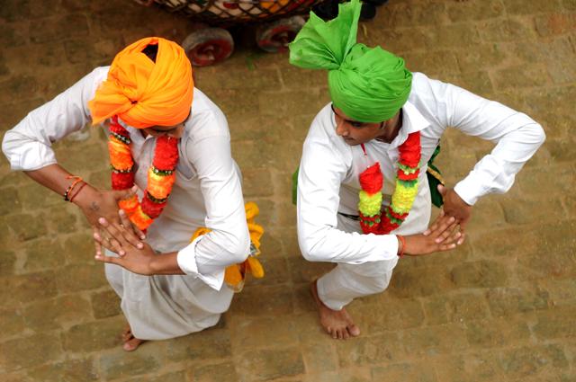 Only male artists perform Banchari. Though women are adept in the art form, they are not allowed to perform outside the village, because of social taboos. (Parveen Kumar / HT Photo ) Only male artists perform Banchari. Though women are adept in the art form, they are not allowed to perform outside the village, because of social taboos. (Parveen Kumar / HT Photo )