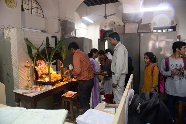 Satyanarayan Puja organised on Fergusson College campus by the non-teaching staff on Friday. (HT Photo) Satyanarayan Puja organised on Fergusson College campus by the non-teaching staff on Friday. (HT Photo)