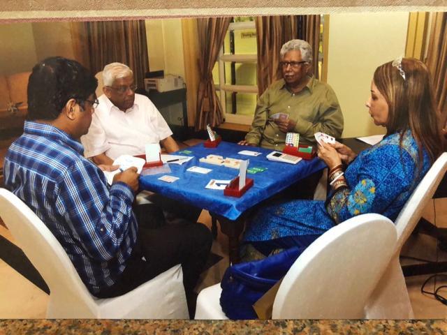 Hema Deora partners with HDFC’s Deepak Parekh in a corporate bridge tournament/