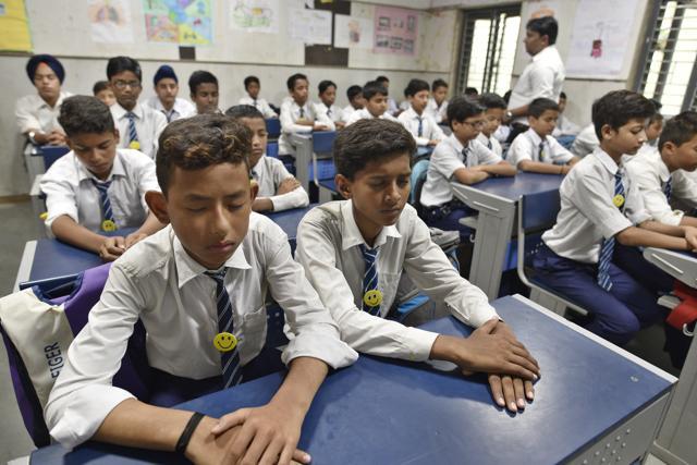Happiness classes in Delhi government schools teaches students to de-stress. This class is at Government Sarvodaya Bal Vidyalaya. (Sanchit Khanna/HT PHOTO) Happiness classes in Delhi government schools teaches students to de-stress. This class is at Government Sarvodaya Bal Vidyalaya. (Sanchit Khanna/HT PHOTO)