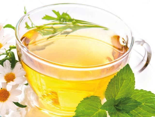 Herbal tea with chamomile and fresh mint leaves (Shutterstock) Herbal tea with chamomile and fresh mint leaves (Shutterstock)