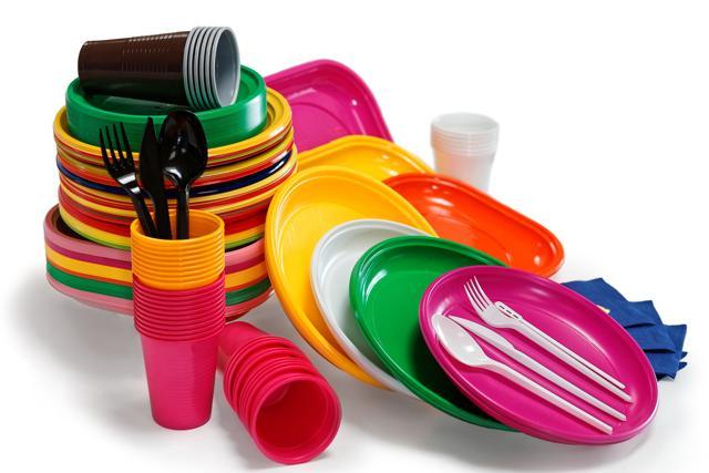 https://images.hindustantimes.com/rf/image_size_640x362/HT/p2/2018/09/01/Pictures/bright-plastic-tableware-isolated-on-the-white_8f1a662e-aded-11e8-abd2-5c322fa89f61.jpg