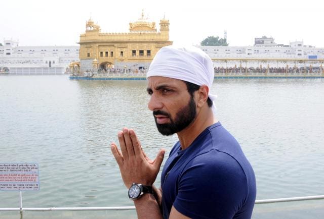 Actor Sonu Sood pays obeisance at the Golden Temple in Amritsar. (IANS) Actor Sonu Sood pays obeisance at the Golden Temple in Amritsar. (IANS)