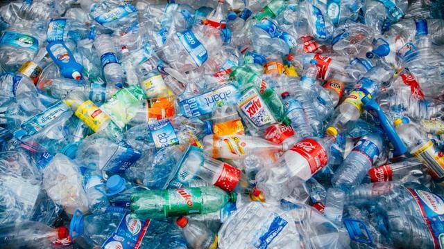 https://images.hindustantimes.com/rf/image_size_640x362/HT/p2/2018/09/01/Pictures/plastic-bottle-recycling_93b38ba2-aded-11e8-abd2-5c322fa89f61.jpg