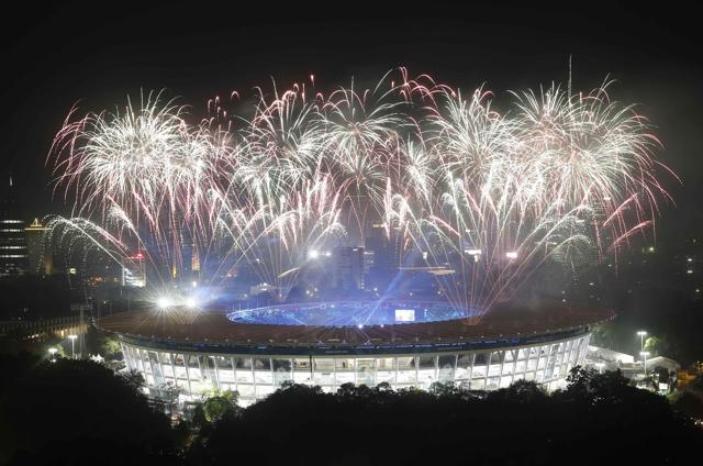 Fireworks illuminate the night sky during the Asian Games 2018 closing ceremony. (REUTERS) Fireworks illuminate the night sky during the Asian Games 2018 closing ceremony. (REUTERS)