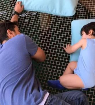 Kunal kemmu posten a photo with nephew Taimur Ali Khan.