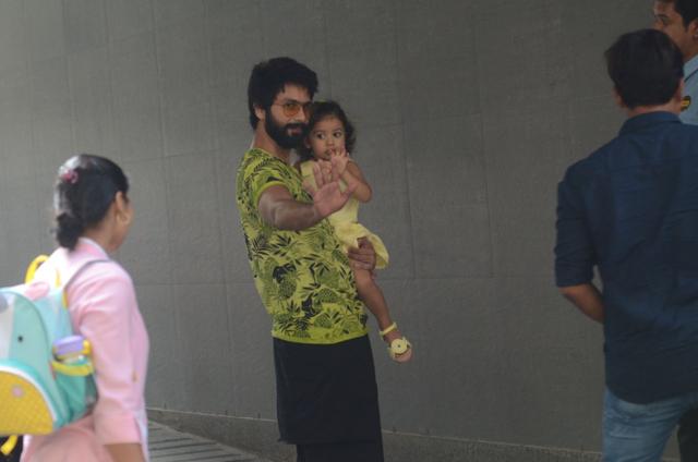 Shahid and Misha posed for the photographers waiting outside the hospital. Shahid and Misha posed for the photographers waiting outside the hospital.
