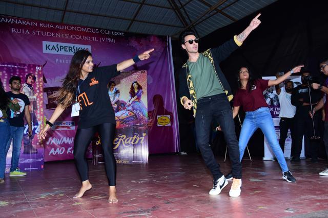 Aayush Sharma dances with girls at Loveratri promotion in Mumbai. Aayush Sharma dances with girls at Loveratri promotion in Mumbai.