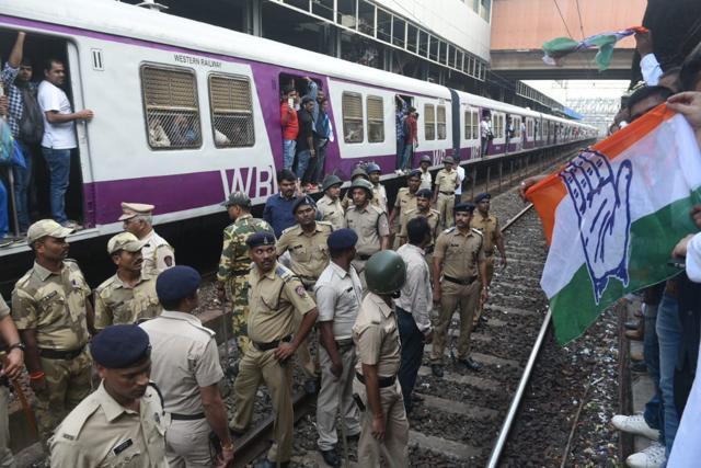 Protesters at a railway station in Mumbai. (Satyabrata Tripathy/HT Photo) Protesters at a railway station in Mumbai. (Satyabrata Tripathy/HT Photo)
