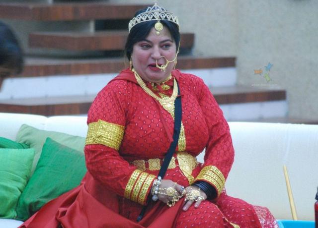 Dolly Bindra got into a physical tussle with Shweta Tiwari inside Bigg Boss house. Dolly Bindra got into a physical tussle with Shweta Tiwari inside Bigg Boss house.