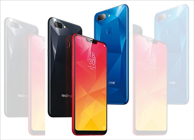 For an under 10K phone, Realme 2 crams in the features of all the big phones For an under 10K phone, Realme 2 crams in the features of all the big phones