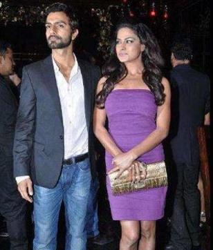Veena Mallik and Ashmit Patel got a rap on the knuckles from Salman during Bigg Boss.
