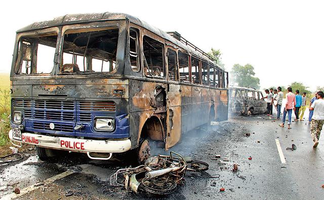A snapshot of the violence that singed the Malwa belt of Punjab after the sacrilege incidents in October 2015, pitting Sikhs against Dera Sacha Sauda followers. (HT Photo) A snapshot of the violence that singed the Malwa belt of Punjab after the sacrilege incidents in October 2015, pitting Sikhs against Dera Sacha Sauda followers. (HT Photo)