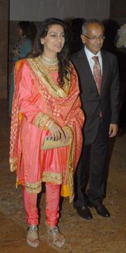 Juhi Chawla (left) with her husband Jay Mehta. (HT Photo) Juhi Chawla (left) with her husband Jay Mehta. (HT Photo)
