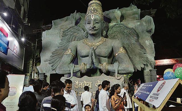 Sri Garud Ganpati Mandal, Laxmi Road, Narayan Peth (RAVINDRA JOSHI/HT PHOTO)