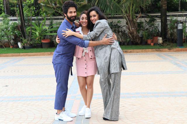 The Batti Gul Meter Chalu huddle comprising Shahid Kapoor, Yami Gautam and Shraddha Kapoor. The Batti Gul Meter Chalu huddle comprising Shahid Kapoor, Yami Gautam and Shraddha Kapoor.