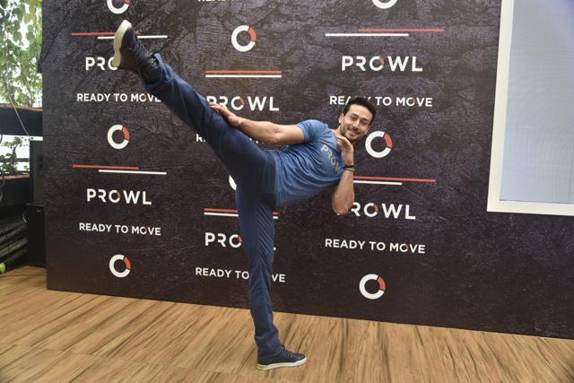 Buy Prowl By Tiger Shroff PROWL by Tiger Shroff Women Cropped Flared Track  Pants at Redfynd