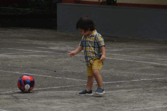 Taimur Ali Khan: The boy and his ball.