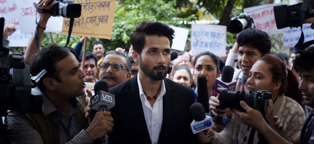 Shahid Kapoor’s crafty lawyer finds his conscience after a personal tragedy.