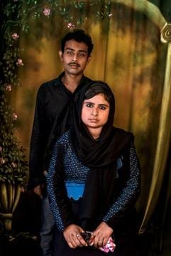 A couple at Jagdish Photo Studio, Manori, Maharashtra (2015). Today, there are few takers for studios. (Ketaki Sheth/PHOTOINK) A couple at Jagdish Photo Studio, Manori, Maharashtra (2015). Today, there are few takers for studios. (Ketaki Sheth/PHOTOINK)