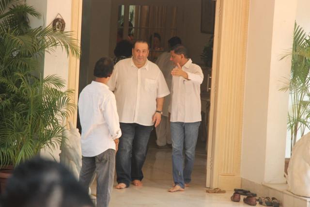 Rajeev Kapoor arrives for his mother’s funeral. (Viral Bhayani) Rajeev Kapoor arrives for his mother’s funeral. (Viral Bhayani)