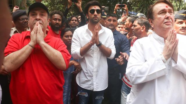 Actors Rajiv Kapoor, Randhir Kapoor and Ranbir Kapoor bid adieu to Lord Ganesha in Mumbai. (IANS)