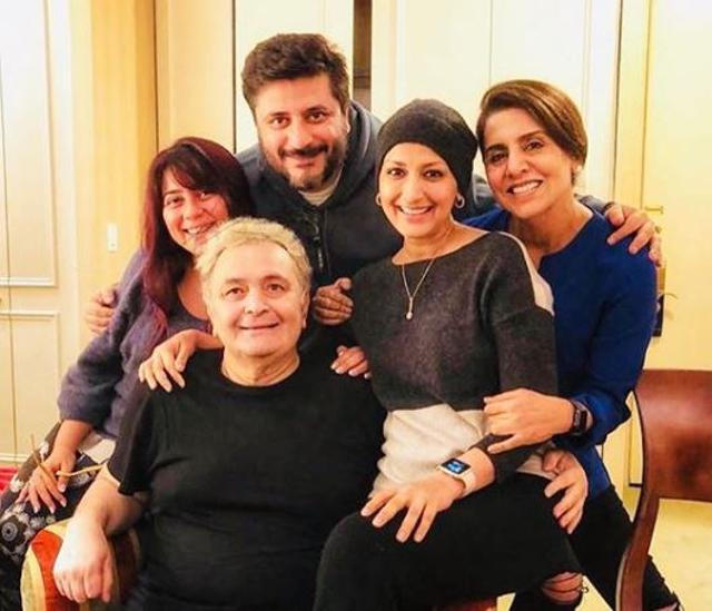 Sonali Bendre and husband Goldie Behl with Rishi Kapoor and Neetu Kapoor.