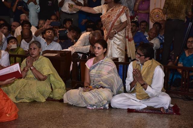 Amitabh Bachchan, Jaya Bachchan with daughter Shweta Bachchan Nanda at a puja pandal. (Viral Bhayani)