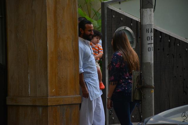 Saif Ali Khan along with son Taimur seen at his residence in Mumbai on Sept 28, 2018. (IANS) Saif Ali Khan along with son Taimur seen at his residence in Mumbai on Sept 28, 2018. (IANS)
