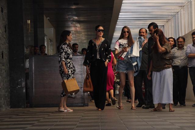 Soha Ali Khan and Kareena Kapoor Khan spotted at a restaurant in Mumbai. (Viral Bhayani) Soha Ali Khan and Kareena Kapoor Khan spotted at a restaurant in Mumbai. (Viral Bhayani)