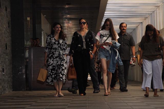 Soha Ali Khan and Kareena Kapoor Khan spotted at a restaurant in Mumbai. (Viral Bhayani) Soha Ali Khan and Kareena Kapoor Khan spotted at a restaurant in Mumbai. (Viral Bhayani)