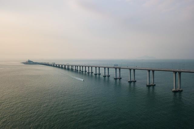 World's longest sea bridge in China can soak in super typhoon ...