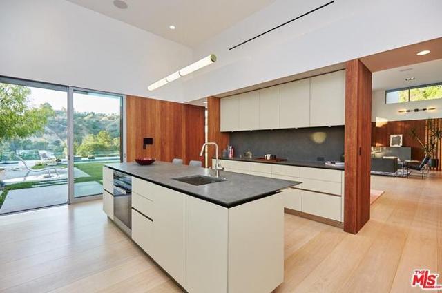 Nick Jonas’ home in Beverly Hills, Los Angeles. (redfin.com) Nick Jonas’ home in Beverly Hills, Los Angeles. (redfin.com)