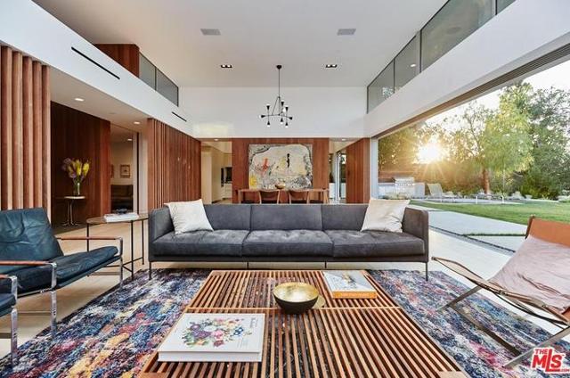 Nick Jonas’ home in Beverly Hills, Los Angeles. (redfin.com) Nick Jonas’ home in Beverly Hills, Los Angeles. (redfin.com)