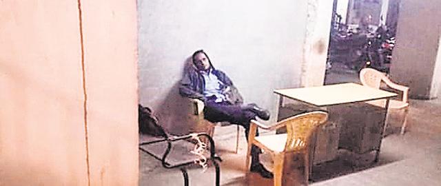 A guard posted at Sai residency found asleep during duty hours. (HT Photo)