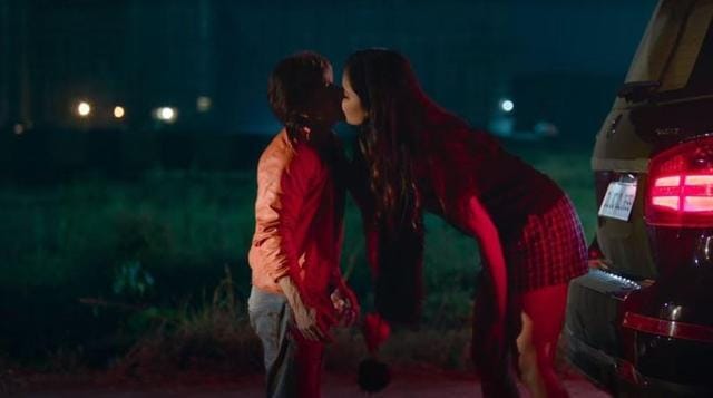 Shah Rukh Khan kisses Katrina Kaif in Zero trailer.
