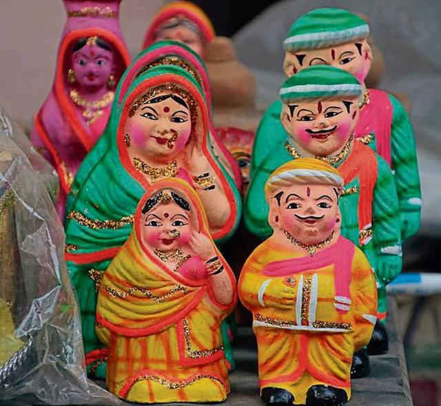 Decorative items like the ones seen here cost
₹40 per pair (Shivam Saxena/HT) Decorative items like the ones seen here cost
₹40 per pair (Shivam Saxena/HT)