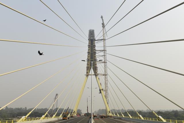 A view of newly constructed Signature Bridge at Wazirabad in New Delhi, India, on Friday, November 2, 2018. (Sanchit Khanna/HT PHOTO) A view of newly constructed Signature Bridge at Wazirabad in New Delhi, India, on Friday, November 2, 2018. (Sanchit Khanna/HT PHOTO)