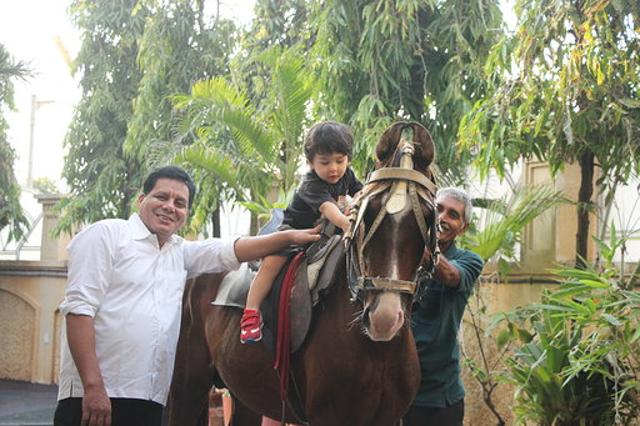 Taimur Ali Khan enjoying a horse ride. (Viral Bhayani) Taimur Ali Khan enjoying a horse ride. (Viral Bhayani)