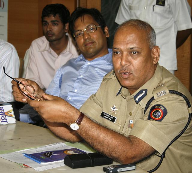 Former Pune police commissioner Gulabrao Polhad sought a ticket from the Congress and the NCP in 2014, but was denied (Hindustan Times) Former Pune police commissioner Gulabrao Polhad sought a ticket from the Congress and the NCP in 2014, but was denied (Hindustan Times)