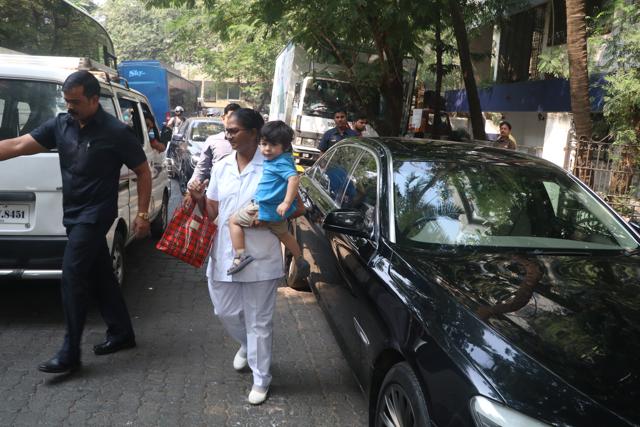 Taimur spotted with his nanny. (Viral Bhayani) Taimur spotted with his nanny. (Viral Bhayani)