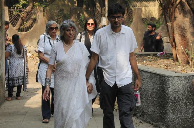 Quasar Padamsee with mother Dolly Thakore, at his father’s funeral on Sunday. (Bhushan Koyande)