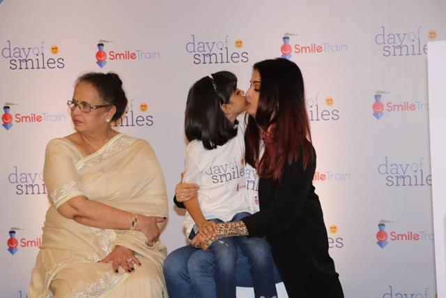 Aaradhya and Aishwarya share a tender moment together. Aaradhya and Aishwarya share a tender moment together.