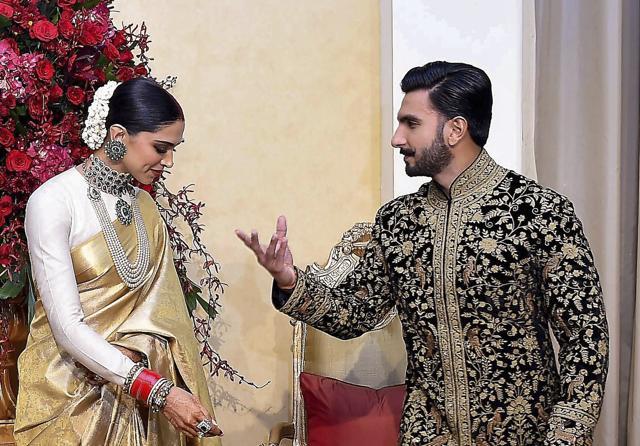 Deepika Padukone, Ranveer Singh wedding reception in Bengaluru: Newlyweds  pose for photos - Photos News , Firstpost