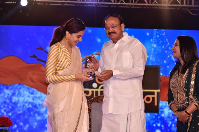 Taapsee Pannu honoured at an awards function by vice president Venkaiah Naidu. (Viral Bhayani) Taapsee Pannu honoured at an awards function by vice president Venkaiah Naidu. (Viral Bhayani)