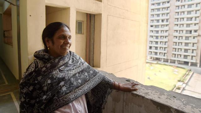 Santosh is one of the two occupants in apartment block that has over 100 flats in Sector A. (Amal KS/HT PHOTO) Santosh is one of the two occupants in apartment block that has over 100 flats in Sector A. (Amal KS/HT PHOTO)