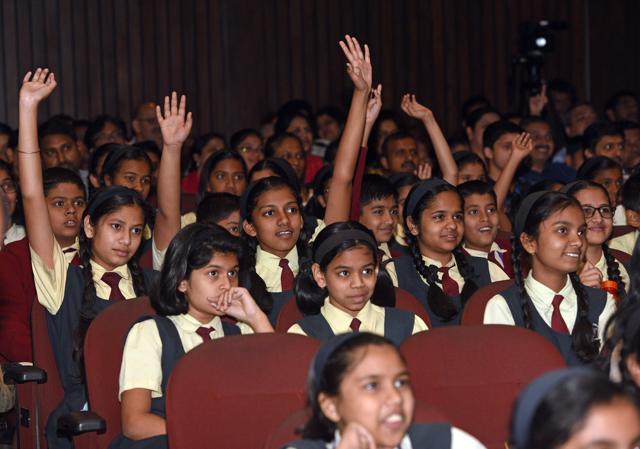 Several students asked actor Suyash Tilak about the virtual world, gaming and social media addiction. (Pratham Gokhale/HT Photo)