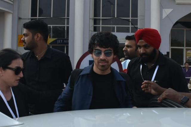 Joe Jonas at the Jodhpur airport. (Viral Bhayani) Joe Jonas at the Jodhpur airport. (Viral Bhayani)