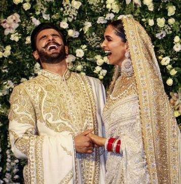 Ranveer Singh turns DJ at his third wedding reception, watch videos